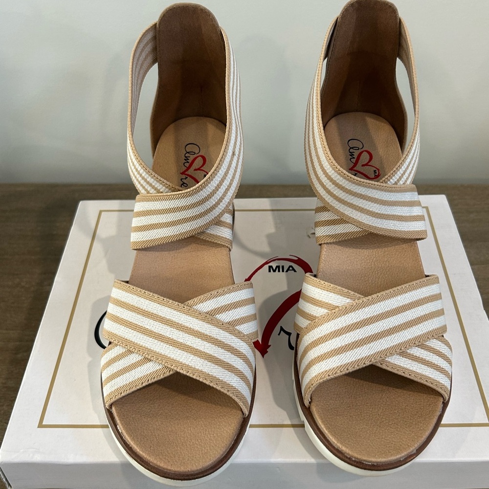 MIA Women's Tan Striped Sandals Brand New 8.5